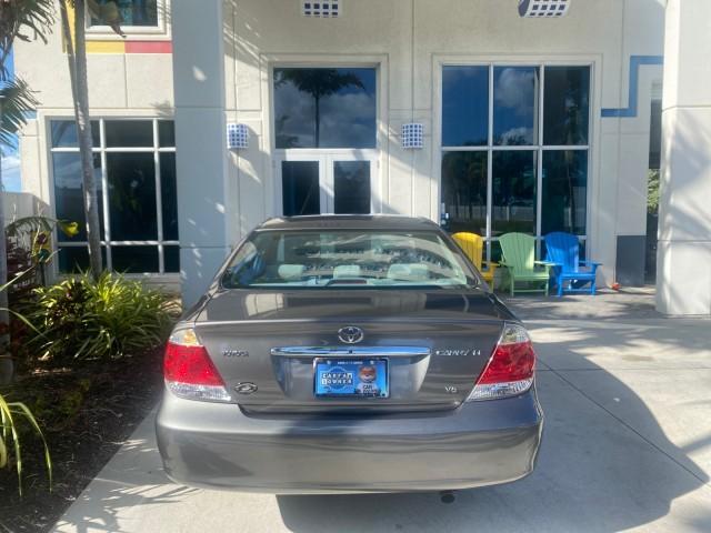 2005 Phantom Gray Pearl /Stone Toyota Camry XLE LOW MILES 68,563 1 OWNER (4T1BF30K05U) with an 3.0L DOHC MPFI Vvti 24-Valve V6 Engine engine, Automatic transmission, located at 4701 North Dixie Hwy, Pompano Beach, FL, 33064, (954) 422-2889, 26.240938, -80.123474 - OUR WEBPAGE FLORIDACARS1.COM HAS OVER 100 PHOTOS AND FREE CARFAX LINK 2005 TOYOTA CAMRY XLE V6 1 OWNER VIN: 4T1BF30K05U621308 4 T 1 B F 3 0 K 0 5 U 6 2 1 3 0 8 SEDAN 4 DR 3.0L V6 F DOHC 24V GASOLINE 28 MPG FRONT WHEEL DRIVE Features ABS Brakes Air Conditioning Alloy Wheels AM/FM Stereo Automatic Tra - Photo#97