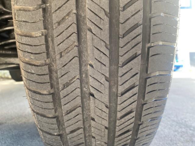 2004 Radiant Red /Charcoal Toyota Tacoma 1 OWNER AUTO AC LIKE NEW (5TENL42N54Z) with an 2.4L DOHC EFI 16-Valve I4 Engine engine, Automatic transmission, located at 4701 North Dixie Hwy, Pompano Beach, FL, 33064, (954) 422-2889, 26.240938, -80.123474 - OUR WEBPAGE FLORIDACARS1.COM HAS OVER 100 PHOTOS AND FREE CARFAX LINK 2004 TOYOTA TACOMA VIN: 5TENL42N54Z414927 5 T E N L 4 2 N 5 4 Z 4 1 4 9 2 7 PICKUP 2.4L I4 F DOHC 16V GASOLINE 29 MPG REAR WHEEL DRIVE Features ABS Brakes Air Conditioning AM/FM Stereo Automatic Transmission Bed Liner Cassette Pla - Photo#20