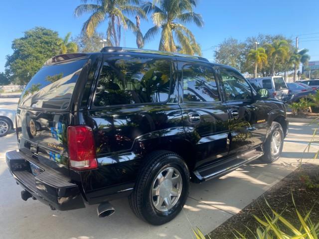 2002 Sable Black /Pewter Cadillac Escalade L0W MILES 68,090 4WD (1GYEK63N92R) with an 6.0L Vortec 1000 SFI V8 HO Engine engine, Automatic transmission, located at 4701 North Dixie Hwy, Pompano Beach, FL, 33064, (954) 422-2889, 26.240938, -80.123474 - OUR WEBPAGE FLORIDACARS1.COM HAS OVER 100 PHOTOS AND FREE CARFAX LINK 2002 CADILLAC ESCALADE 4WD COST 52,230 NEW ALL ORIGINAL BLACK PAINT VIN: 1GYEK63N92R116865 1 G Y E K 6 3 N 9 2 R 1 1 6 8 6 5 4 DOOR WAGON/SPORT UTILITY 6.0L V8 F GASOLINE 17 MPG ALL WHEEL DRIVE Features 4WD/AWD ABS Brakes Air Cond - Photo#7