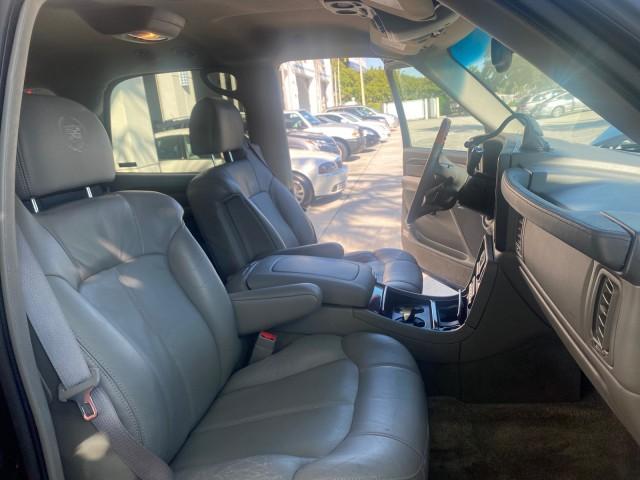 2002 Sable Black /Pewter Cadillac Escalade L0W MILES 68,090 4WD (1GYEK63N92R) with an 6.0L Vortec 1000 SFI V8 HO Engine engine, Automatic transmission, located at 4701 North Dixie Hwy, Pompano Beach, FL, 33064, (954) 422-2889, 26.240938, -80.123474 - OUR WEBPAGE FLORIDACARS1.COM HAS OVER 100 PHOTOS AND FREE CARFAX LINK 2002 CADILLAC ESCALADE 4WD COST 52,230 NEW ALL ORIGINAL BLACK PAINT VIN: 1GYEK63N92R116865 1 G Y E K 6 3 N 9 2 R 1 1 6 8 6 5 4 DOOR WAGON/SPORT UTILITY 6.0L V8 F GASOLINE 17 MPG ALL WHEEL DRIVE Features 4WD/AWD ABS Brakes Air Cond - Photo#12