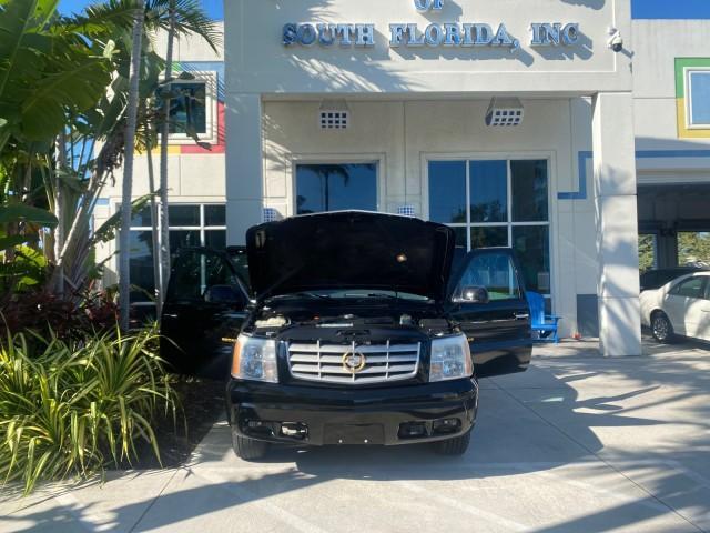 2002 Sable Black /Pewter Cadillac Escalade L0W MILES 68,090 4WD (1GYEK63N92R) with an 6.0L Vortec 1000 SFI V8 HO Engine engine, Automatic transmission, located at 4701 North Dixie Hwy, Pompano Beach, FL, 33064, (954) 422-2889, 26.240938, -80.123474 - OUR WEBPAGE FLORIDACARS1.COM HAS OVER 100 PHOTOS AND FREE CARFAX LINK 2002 CADILLAC ESCALADE 4WD COST 52,230 NEW ALL ORIGINAL BLACK PAINT VIN: 1GYEK63N92R116865 1 G Y E K 6 3 N 9 2 R 1 1 6 8 6 5 4 DOOR WAGON/SPORT UTILITY 6.0L V8 F GASOLINE 17 MPG ALL WHEEL DRIVE Features 4WD/AWD ABS Brakes Air Cond - Photo#16