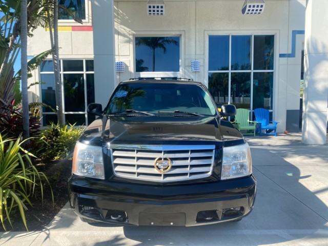 2002 Sable Black /Pewter Cadillac Escalade L0W MILES 68,090 4WD (1GYEK63N92R) with an 6.0L Vortec 1000 SFI V8 HO Engine engine, Automatic transmission, located at 4701 North Dixie Hwy, Pompano Beach, FL, 33064, (954) 422-2889, 26.240938, -80.123474 - OUR WEBPAGE FLORIDACARS1.COM HAS OVER 100 PHOTOS AND FREE CARFAX LINK 2002 CADILLAC ESCALADE 4WD COST 52,230 NEW ALL ORIGINAL BLACK PAINT VIN: 1GYEK63N92R116865 1 G Y E K 6 3 N 9 2 R 1 1 6 8 6 5 4 DOOR WAGON/SPORT UTILITY 6.0L V8 F GASOLINE 17 MPG ALL WHEEL DRIVE Features 4WD/AWD ABS Brakes Air Cond - Photo#27