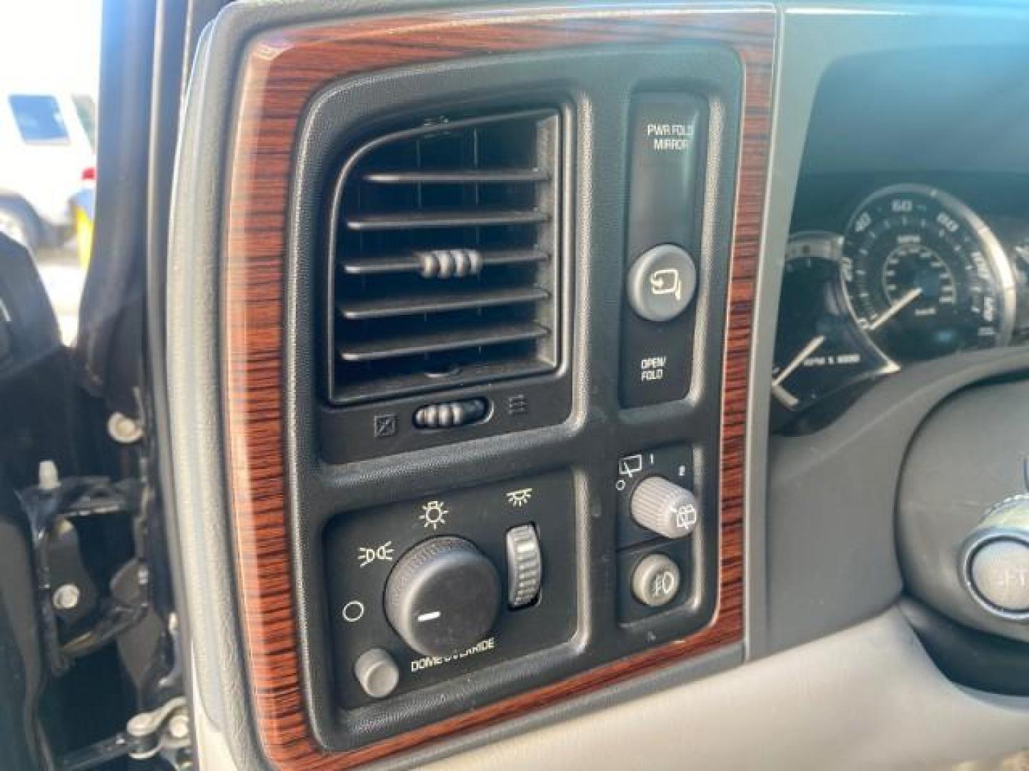 2002 Sable Black /Pewter Cadillac Escalade L0W MILES 68,090 4WD (1GYEK63N92R) with an 6.0L Vortec 1000 SFI V8 HO Engine engine, Automatic transmission, located at 4701 North Dixie Hwy, Pompano Beach, FL, 33064, (954) 422-2889, 26.240938, -80.123474 - OUR WEBPAGE FLORIDACARS1.COM HAS OVER 100 PHOTOS AND FREE CARFAX LINK 2002 CADILLAC ESCALADE 4WD COST 52,230 NEW ALL ORIGINAL BLACK PAINT VIN: 1GYEK63N92R116865 1 G Y E K 6 3 N 9 2 R 1 1 6 8 6 5 4 DOOR WAGON/SPORT UTILITY 6.0L V8 F GASOLINE 17 MPG ALL WHEEL DRIVE Features 4WD/AWD ABS Brakes Air Cond - Photo#47