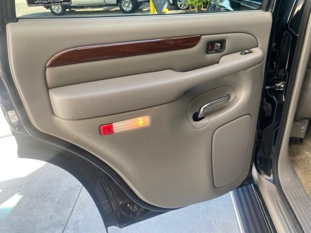2002 Sable Black /Pewter Cadillac Escalade L0W MILES 68,090 4WD (1GYEK63N92R) with an 6.0L Vortec 1000 SFI V8 HO Engine engine, Automatic transmission, located at 4701 North Dixie Hwy, Pompano Beach, FL, 33064, (954) 422-2889, 26.240938, -80.123474 - OUR WEBPAGE FLORIDACARS1.COM HAS OVER 100 PHOTOS AND FREE CARFAX LINK 2002 CADILLAC ESCALADE 4WD COST 52,230 NEW ALL ORIGINAL BLACK PAINT VIN: 1GYEK63N92R116865 1 G Y E K 6 3 N 9 2 R 1 1 6 8 6 5 4 DOOR WAGON/SPORT UTILITY 6.0L V8 F GASOLINE 17 MPG ALL WHEEL DRIVE Features 4WD/AWD ABS Brakes Air Cond - Photo#70