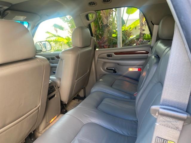 2002 Sable Black /Pewter Cadillac Escalade L0W MILES 68,090 4WD (1GYEK63N92R) with an 6.0L Vortec 1000 SFI V8 HO Engine engine, Automatic transmission, located at 4701 North Dixie Hwy, Pompano Beach, FL, 33064, (954) 422-2889, 26.240938, -80.123474 - OUR WEBPAGE FLORIDACARS1.COM HAS OVER 100 PHOTOS AND FREE CARFAX LINK 2002 CADILLAC ESCALADE 4WD COST 52,230 NEW ALL ORIGINAL BLACK PAINT VIN: 1GYEK63N92R116865 1 G Y E K 6 3 N 9 2 R 1 1 6 8 6 5 4 DOOR WAGON/SPORT UTILITY 6.0L V8 F GASOLINE 17 MPG ALL WHEEL DRIVE Features 4WD/AWD ABS Brakes Air Cond - Photo#74