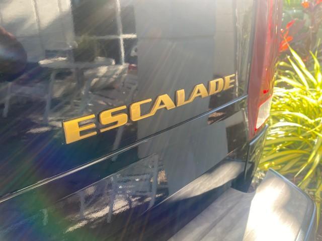2002 Sable Black /Pewter Cadillac Escalade L0W MILES 68,090 4WD (1GYEK63N92R) with an 6.0L Vortec 1000 SFI V8 HO Engine engine, Automatic transmission, located at 4701 North Dixie Hwy, Pompano Beach, FL, 33064, (954) 422-2889, 26.240938, -80.123474 - OUR WEBPAGE FLORIDACARS1.COM HAS OVER 100 PHOTOS AND FREE CARFAX LINK 2002 CADILLAC ESCALADE 4WD COST 52,230 NEW ALL ORIGINAL BLACK PAINT VIN: 1GYEK63N92R116865 1 G Y E K 6 3 N 9 2 R 1 1 6 8 6 5 4 DOOR WAGON/SPORT UTILITY 6.0L V8 F GASOLINE 17 MPG ALL WHEEL DRIVE Features 4WD/AWD ABS Brakes Air Cond - Photo#91