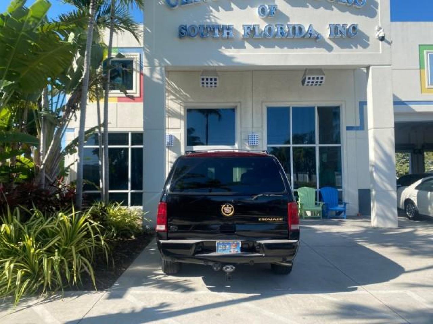 2002 Sable Black /Pewter Cadillac Escalade L0W MILES 68,090 4WD (1GYEK63N92R) with an 6.0L Vortec 1000 SFI V8 HO Engine engine, Automatic transmission, located at 4701 North Dixie Hwy, Pompano Beach, FL, 33064, (954) 422-2889, 26.240938, -80.123474 - OUR WEBPAGE FLORIDACARS1.COM HAS OVER 100 PHOTOS AND FREE CARFAX LINK 2002 CADILLAC ESCALADE 4WD COST 52,230 NEW ALL ORIGINAL BLACK PAINT VIN: 1GYEK63N92R116865 1 G Y E K 6 3 N 9 2 R 1 1 6 8 6 5 4 DOOR WAGON/SPORT UTILITY 6.0L V8 F GASOLINE 17 MPG ALL WHEEL DRIVE Features 4WD/AWD ABS Brakes Air Cond - Photo#98