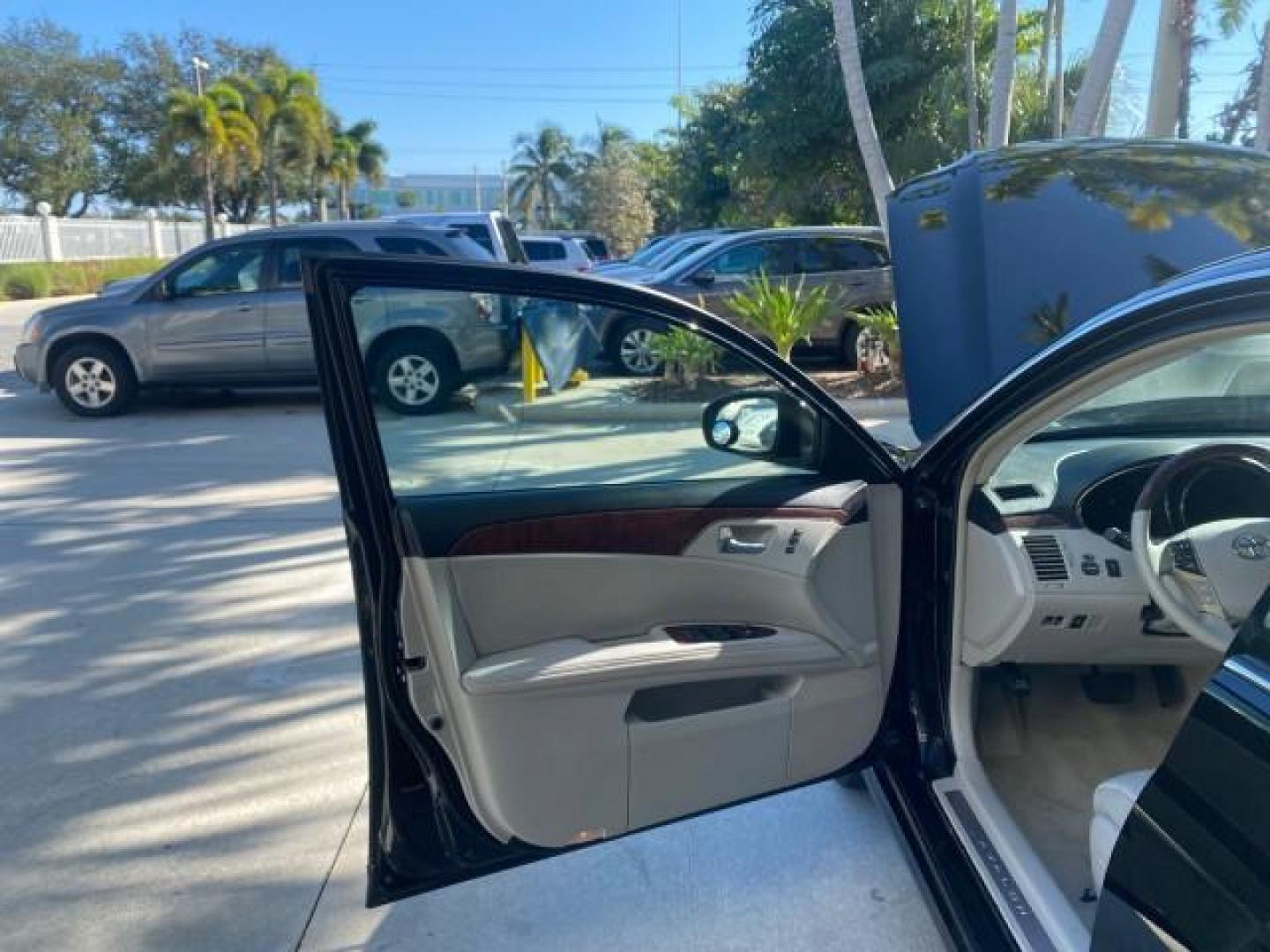 2011 Black /Light Gray Toyota Avalon Limited LOW MILES 80,879 (4T1BK3DB4BU) with an 3.5L DOHC EFI 24-Valve V6 Engine engine, Automatic transmission, located at 4701 North Dixie Hwy, Pompano Beach, FL, 33064, (954) 422-2889, 26.240938, -80.123474 - OUR WEBPAGE FLORIDACARS1.COM HAS OVER 100 PHOTOS AND FREE CARFAX LINK 2011 TOYOTA AVALON LIMITED NAVIGATION SUNROOF LOADED DASH HAS NO CRACKS VIN: 4T1BK3DB4BU438544 4 T 1 B K 3 D B 4 B U 4 3 8 5 4 4 SEDAN 4 DR 3.5L V6 F DOHC 24V GASOLINE 29 MPG FRONT WHEEL DRIVE Features A/C Seat(s) ABS Brakes Air C - Photo#9