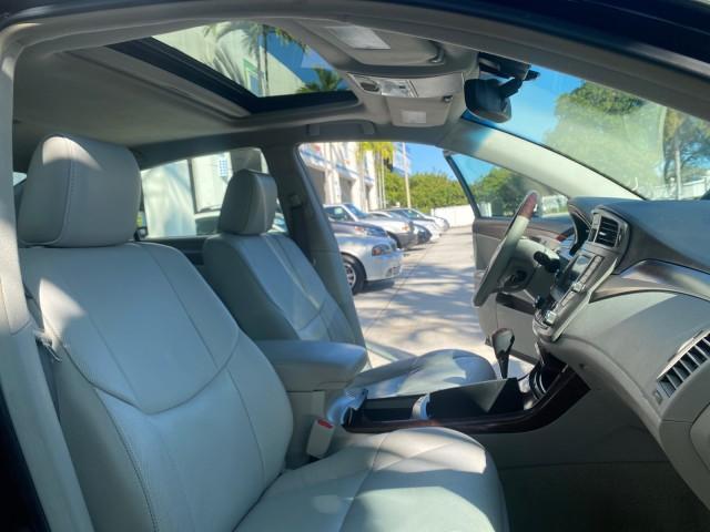2011 Black /Light Gray Toyota Avalon Limited LOW MILES 80,879 (4T1BK3DB4BU) with an 3.5L DOHC EFI 24-Valve V6 Engine engine, Automatic transmission, located at 4701 North Dixie Hwy, Pompano Beach, FL, 33064, (954) 422-2889, 26.240938, -80.123474 - OUR WEBPAGE FLORIDACARS1.COM HAS OVER 100 PHOTOS AND FREE CARFAX LINK 2011 TOYOTA AVALON LIMITED NAVIGATION SUNROOF LOADED DASH HAS NO CRACKS VIN: 4T1BK3DB4BU438544 4 T 1 B K 3 D B 4 B U 4 3 8 5 4 4 SEDAN 4 DR 3.5L V6 F DOHC 24V GASOLINE 29 MPG FRONT WHEEL DRIVE Features A/C Seat(s) ABS Brakes Air C - Photo#12
