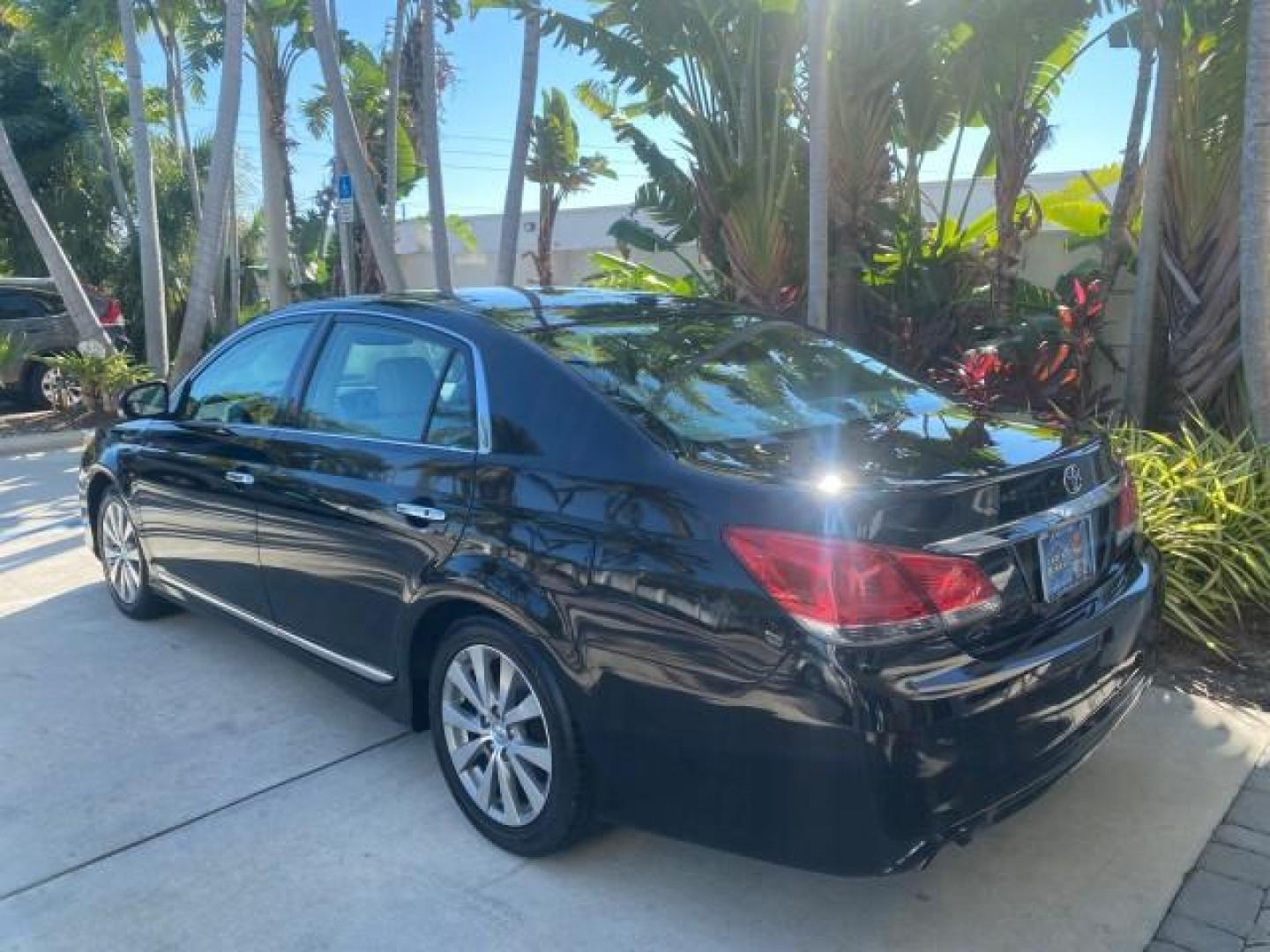 2011 Black /Light Gray Toyota Avalon Limited LOW MILES 80,879 (4T1BK3DB4BU) with an 3.5L DOHC EFI 24-Valve V6 Engine engine, Automatic transmission, located at 4701 North Dixie Hwy, Pompano Beach, FL, 33064, (954) 422-2889, 26.240938, -80.123474 - OUR WEBPAGE FLORIDACARS1.COM HAS OVER 100 PHOTOS AND FREE CARFAX LINK 2011 TOYOTA AVALON LIMITED NAVIGATION SUNROOF LOADED DASH HAS NO CRACKS VIN: 4T1BK3DB4BU438544 4 T 1 B K 3 D B 4 B U 4 3 8 5 4 4 SEDAN 4 DR 3.5L V6 F DOHC 24V GASOLINE 29 MPG FRONT WHEEL DRIVE Features A/C Seat(s) ABS Brakes Air C - Photo#33
