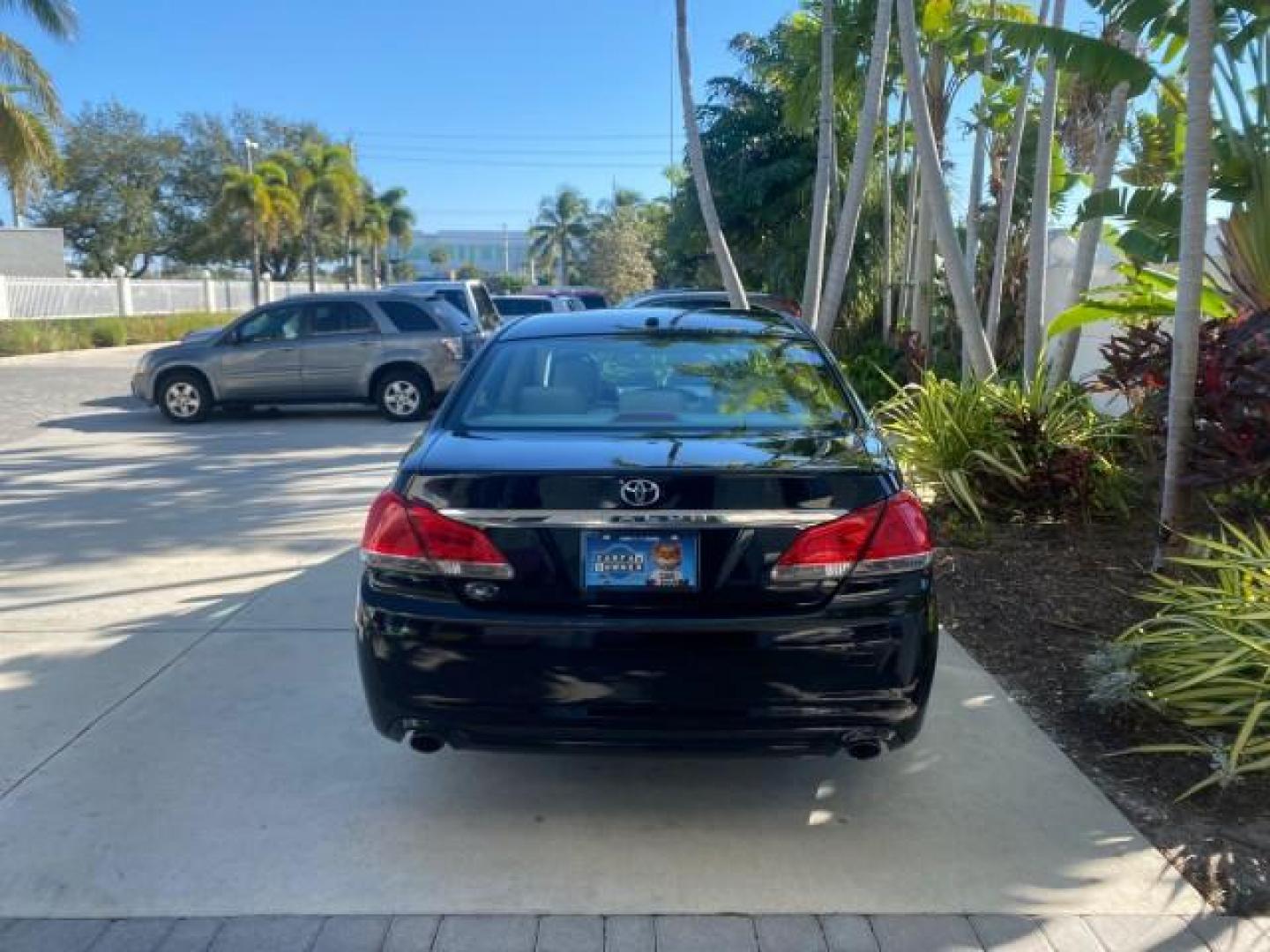 2011 Black /Light Gray Toyota Avalon Limited LOW MILES 80,879 (4T1BK3DB4BU) with an 3.5L DOHC EFI 24-Valve V6 Engine engine, Automatic transmission, located at 4701 North Dixie Hwy, Pompano Beach, FL, 33064, (954) 422-2889, 26.240938, -80.123474 - OUR WEBPAGE FLORIDACARS1.COM HAS OVER 100 PHOTOS AND FREE CARFAX LINK 2011 TOYOTA AVALON LIMITED NAVIGATION SUNROOF LOADED DASH HAS NO CRACKS VIN: 4T1BK3DB4BU438544 4 T 1 B K 3 D B 4 B U 4 3 8 5 4 4 SEDAN 4 DR 3.5L V6 F DOHC 24V GASOLINE 29 MPG FRONT WHEEL DRIVE Features A/C Seat(s) ABS Brakes Air C - Photo#34