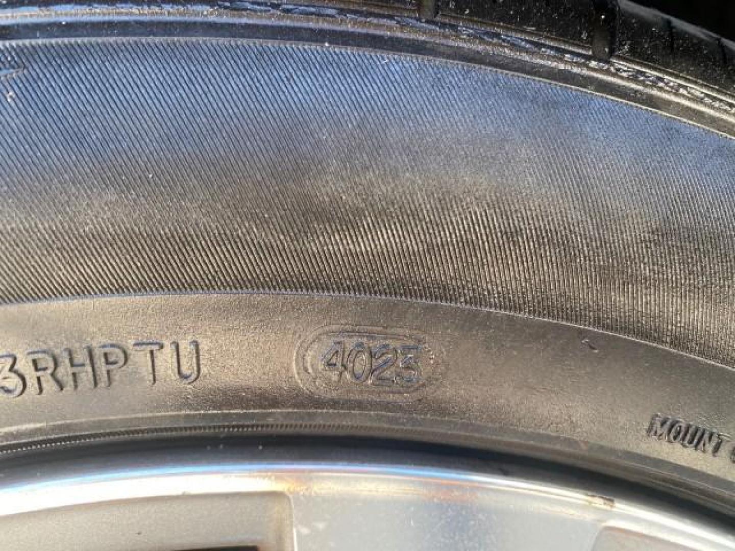 2011 Black /Light Gray Toyota Avalon Limited LOW MILES 80,879 (4T1BK3DB4BU) with an 3.5L DOHC EFI 24-Valve V6 Engine engine, Automatic transmission, located at 4701 North Dixie Hwy, Pompano Beach, FL, 33064, (954) 422-2889, 26.240938, -80.123474 - OUR WEBPAGE FLORIDACARS1.COM HAS OVER 100 PHOTOS AND FREE CARFAX LINK 2011 TOYOTA AVALON LIMITED NAVIGATION SUNROOF LOADED DASH HAS NO CRACKS VIN: 4T1BK3DB4BU438544 4 T 1 B K 3 D B 4 B U 4 3 8 5 4 4 SEDAN 4 DR 3.5L V6 F DOHC 24V GASOLINE 29 MPG FRONT WHEEL DRIVE Features A/C Seat(s) ABS Brakes Air C - Photo#37