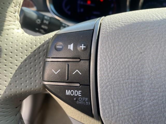 2011 Black /Light Gray Toyota Avalon Limited LOW MILES 80,879 (4T1BK3DB4BU) with an 3.5L DOHC EFI 24-Valve V6 Engine engine, Automatic transmission, located at 4701 North Dixie Hwy, Pompano Beach, FL, 33064, (954) 422-2889, 26.240938, -80.123474 - OUR WEBPAGE FLORIDACARS1.COM HAS OVER 100 PHOTOS AND FREE CARFAX LINK 2011 TOYOTA AVALON LIMITED NAVIGATION SUNROOF LOADED DASH HAS NO CRACKS VIN: 4T1BK3DB4BU438544 4 T 1 B K 3 D B 4 B U 4 3 8 5 4 4 SEDAN 4 DR 3.5L V6 F DOHC 24V GASOLINE 29 MPG FRONT WHEEL DRIVE Features A/C Seat(s) ABS Brakes Air C - Photo#48