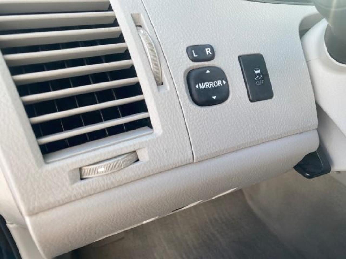 2011 Black /Light Gray Toyota Avalon Limited LOW MILES 80,879 (4T1BK3DB4BU) with an 3.5L DOHC EFI 24-Valve V6 Engine engine, Automatic transmission, located at 4701 North Dixie Hwy, Pompano Beach, FL, 33064, (954) 422-2889, 26.240938, -80.123474 - OUR WEBPAGE FLORIDACARS1.COM HAS OVER 100 PHOTOS AND FREE CARFAX LINK 2011 TOYOTA AVALON LIMITED NAVIGATION SUNROOF LOADED DASH HAS NO CRACKS VIN: 4T1BK3DB4BU438544 4 T 1 B K 3 D B 4 B U 4 3 8 5 4 4 SEDAN 4 DR 3.5L V6 F DOHC 24V GASOLINE 29 MPG FRONT WHEEL DRIVE Features A/C Seat(s) ABS Brakes Air C - Photo#54