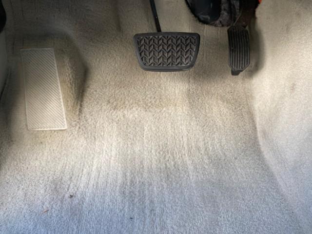 2011 Black /Light Gray Toyota Avalon Limited LOW MILES 80,879 (4T1BK3DB4BU) with an 3.5L DOHC EFI 24-Valve V6 Engine engine, Automatic transmission, located at 4701 North Dixie Hwy, Pompano Beach, FL, 33064, (954) 422-2889, 26.240938, -80.123474 - OUR WEBPAGE FLORIDACARS1.COM HAS OVER 100 PHOTOS AND FREE CARFAX LINK 2011 TOYOTA AVALON LIMITED NAVIGATION SUNROOF LOADED DASH HAS NO CRACKS VIN: 4T1BK3DB4BU438544 4 T 1 B K 3 D B 4 B U 4 3 8 5 4 4 SEDAN 4 DR 3.5L V6 F DOHC 24V GASOLINE 29 MPG FRONT WHEEL DRIVE Features A/C Seat(s) ABS Brakes Air C - Photo#56