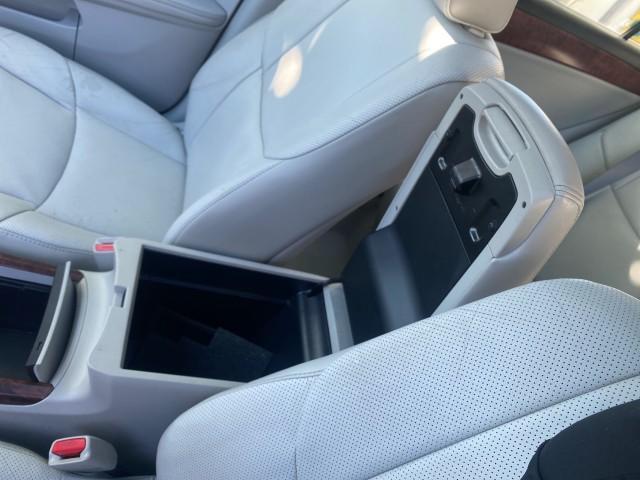 2011 Black /Light Gray Toyota Avalon Limited LOW MILES 80,879 (4T1BK3DB4BU) with an 3.5L DOHC EFI 24-Valve V6 Engine engine, Automatic transmission, located at 4701 North Dixie Hwy, Pompano Beach, FL, 33064, (954) 422-2889, 26.240938, -80.123474 - OUR WEBPAGE FLORIDACARS1.COM HAS OVER 100 PHOTOS AND FREE CARFAX LINK 2011 TOYOTA AVALON LIMITED NAVIGATION SUNROOF LOADED DASH HAS NO CRACKS VIN: 4T1BK3DB4BU438544 4 T 1 B K 3 D B 4 B U 4 3 8 5 4 4 SEDAN 4 DR 3.5L V6 F DOHC 24V GASOLINE 29 MPG FRONT WHEEL DRIVE Features A/C Seat(s) ABS Brakes Air C - Photo#62