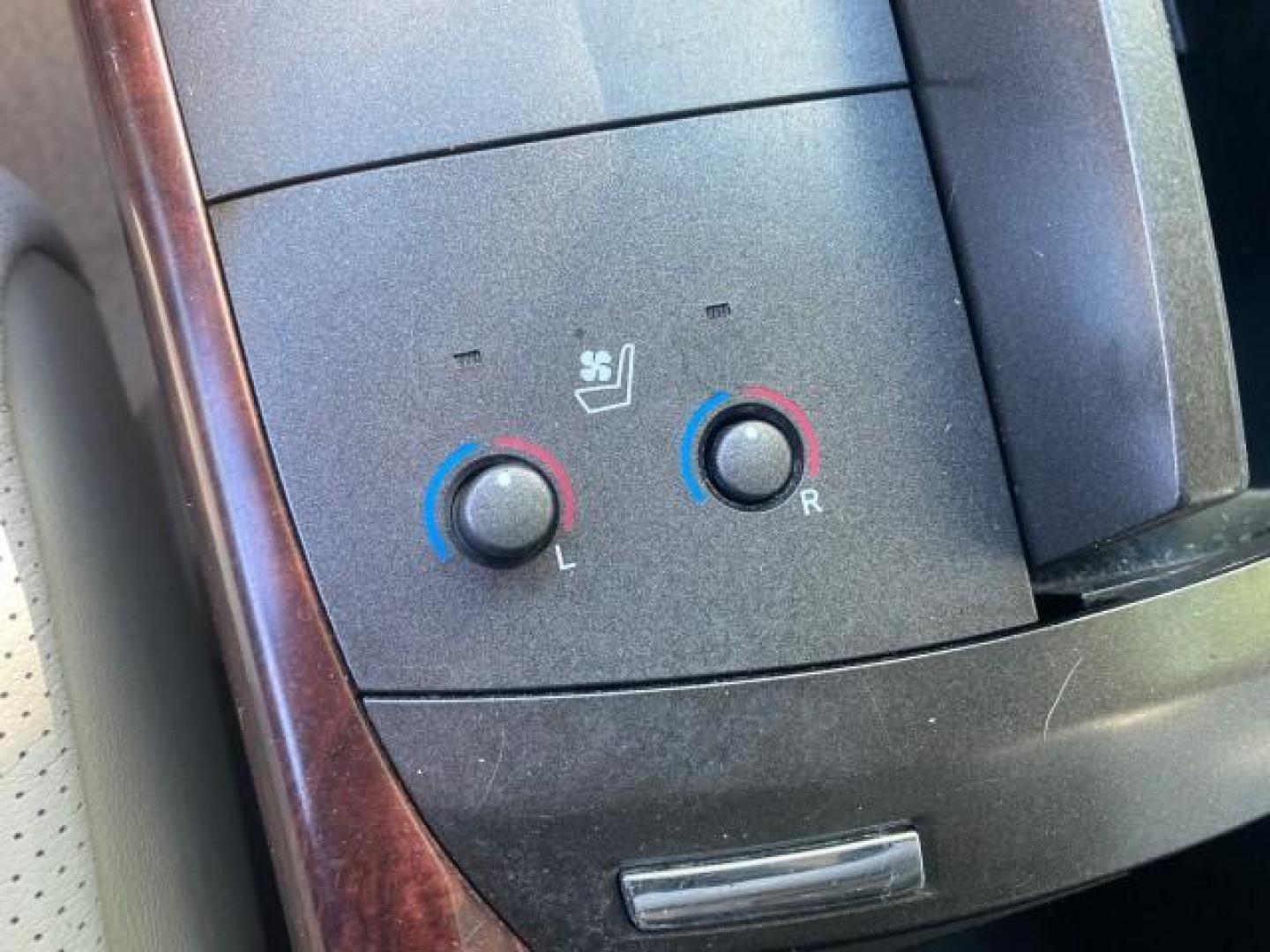 2011 Black /Light Gray Toyota Avalon Limited LOW MILES 80,879 (4T1BK3DB4BU) with an 3.5L DOHC EFI 24-Valve V6 Engine engine, Automatic transmission, located at 4701 North Dixie Hwy, Pompano Beach, FL, 33064, (954) 422-2889, 26.240938, -80.123474 - OUR WEBPAGE FLORIDACARS1.COM HAS OVER 100 PHOTOS AND FREE CARFAX LINK 2011 TOYOTA AVALON LIMITED NAVIGATION SUNROOF LOADED DASH HAS NO CRACKS VIN: 4T1BK3DB4BU438544 4 T 1 B K 3 D B 4 B U 4 3 8 5 4 4 SEDAN 4 DR 3.5L V6 F DOHC 24V GASOLINE 29 MPG FRONT WHEEL DRIVE Features A/C Seat(s) ABS Brakes Air C - Photo#64