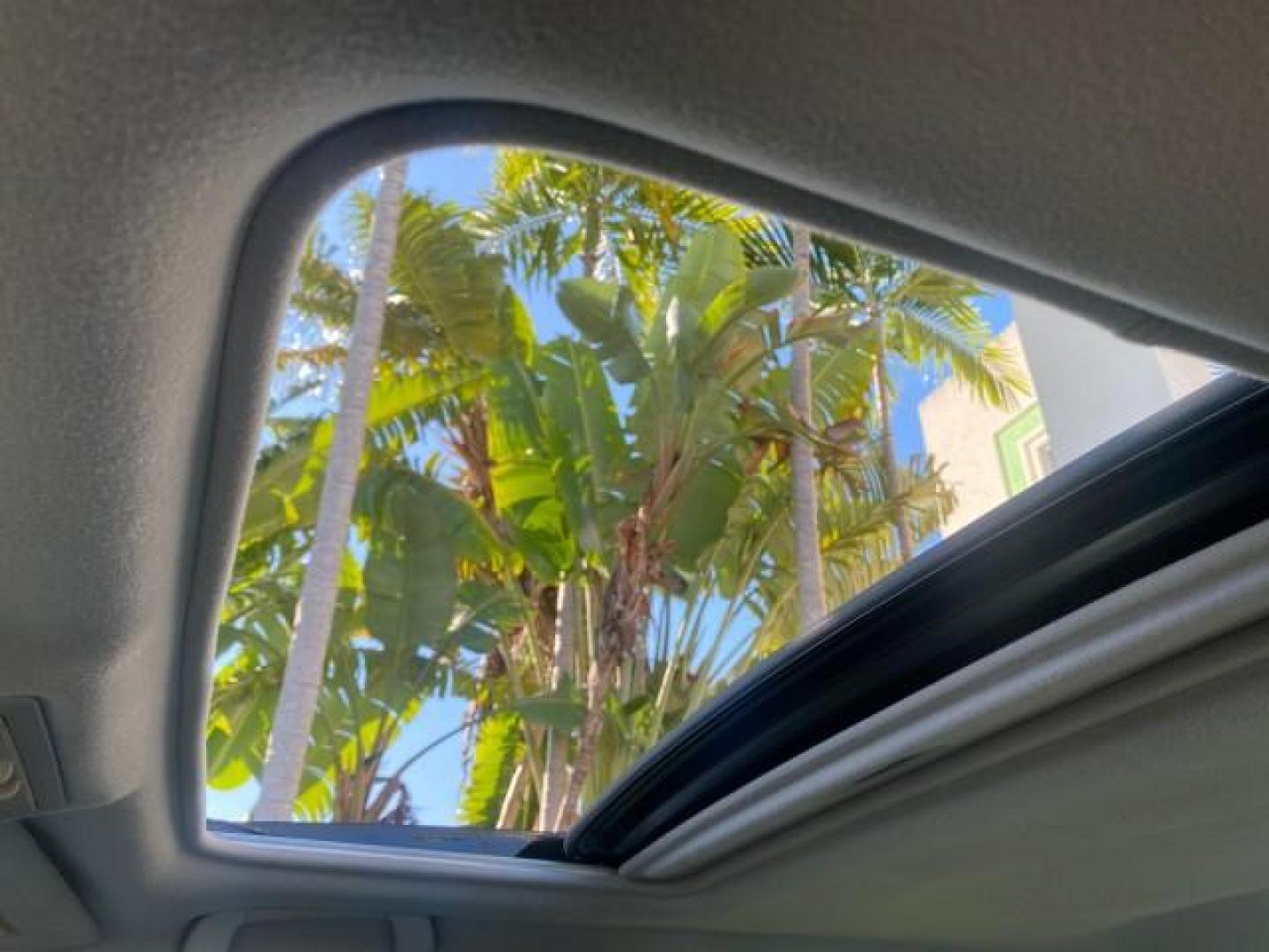 2011 Black /Light Gray Toyota Avalon Limited LOW MILES 80,879 (4T1BK3DB4BU) with an 3.5L DOHC EFI 24-Valve V6 Engine engine, Automatic transmission, located at 4701 North Dixie Hwy, Pompano Beach, FL, 33064, (954) 422-2889, 26.240938, -80.123474 - OUR WEBPAGE FLORIDACARS1.COM HAS OVER 100 PHOTOS AND FREE CARFAX LINK 2011 TOYOTA AVALON LIMITED NAVIGATION SUNROOF LOADED DASH HAS NO CRACKS VIN: 4T1BK3DB4BU438544 4 T 1 B K 3 D B 4 B U 4 3 8 5 4 4 SEDAN 4 DR 3.5L V6 F DOHC 24V GASOLINE 29 MPG FRONT WHEEL DRIVE Features A/C Seat(s) ABS Brakes Air C - Photo#73