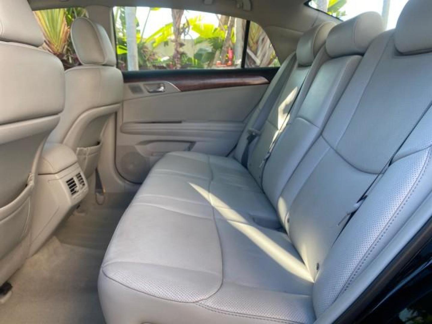 2011 Black /Light Gray Toyota Avalon Limited LOW MILES 80,879 (4T1BK3DB4BU) with an 3.5L DOHC EFI 24-Valve V6 Engine engine, Automatic transmission, located at 4701 North Dixie Hwy, Pompano Beach, FL, 33064, (954) 422-2889, 26.240938, -80.123474 - OUR WEBPAGE FLORIDACARS1.COM HAS OVER 100 PHOTOS AND FREE CARFAX LINK 2011 TOYOTA AVALON LIMITED NAVIGATION SUNROOF LOADED DASH HAS NO CRACKS VIN: 4T1BK3DB4BU438544 4 T 1 B K 3 D B 4 B U 4 3 8 5 4 4 SEDAN 4 DR 3.5L V6 F DOHC 24V GASOLINE 29 MPG FRONT WHEEL DRIVE Features A/C Seat(s) ABS Brakes Air C - Photo#79