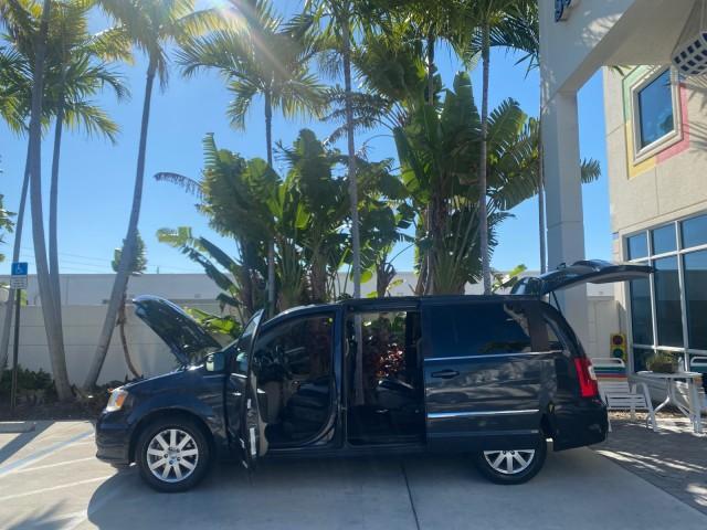 2014 True Blue Pearlcoat /Black/Light Graystone Chrysler Town and Country Touring LOW MILES 64,377 1 OWNER FL (2C4RC1BG3ER) with an 3.6L V6 Cylinder Engine engine, Automatic transmission, located at 4701 North Dixie Hwy, Pompano Beach, FL, 33064, (954) 422-2889, 26.240938, -80.123474 - OUR WEBPAGE FLORIDACARS1.COM HAS OVER 100 PHOTOS AND FREE CARFAX LINK 2014 CHRYSLER TOWN AND COUNTRY TOURING VIN: 2C4RC1BG3ER148946 2 C 4 R C 1 B G 3 E R 1 4 8 9 4 6 VAN 3.6L V6 F DOHC 24V GASOLINE 25 MPG FRONT WHEEL DRIVE Features ABS Brakes Air Conditioning Alloy Wheels AM/FM Stereo Automatic Tran - Photo#8
