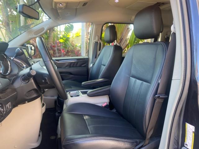 2014 True Blue Pearlcoat /Black/Light Graystone Chrysler Town and Country Touring LOW MILES 64,377 1 OWNER FL (2C4RC1BG3ER) with an 3.6L V6 Cylinder Engine engine, Automatic transmission, located at 4701 North Dixie Hwy, Pompano Beach, FL, 33064, (954) 422-2889, 26.240938, -80.123474 - OUR WEBPAGE FLORIDACARS1.COM HAS OVER 100 PHOTOS AND FREE CARFAX LINK 2014 CHRYSLER TOWN AND COUNTRY TOURING VIN: 2C4RC1BG3ER148946 2 C 4 R C 1 B G 3 E R 1 4 8 9 4 6 VAN 3.6L V6 F DOHC 24V GASOLINE 25 MPG FRONT WHEEL DRIVE Features ABS Brakes Air Conditioning Alloy Wheels AM/FM Stereo Automatic Tran - Photo#10