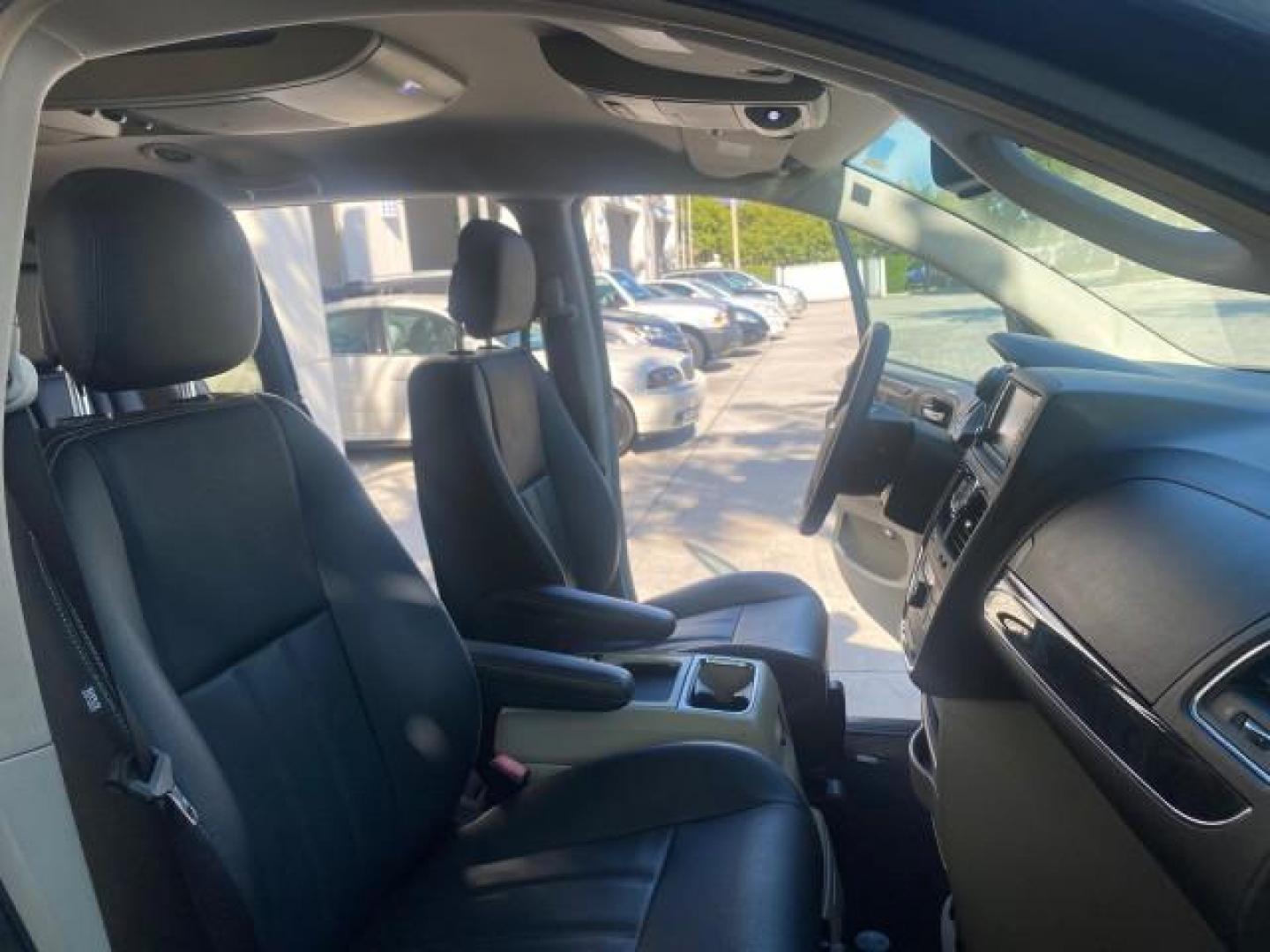 2014 True Blue Pearlcoat /Black/Light Graystone Chrysler Town and Country Touring LOW MILES 64,377 1 OWNER FL (2C4RC1BG3ER) with an 3.6L V6 Cylinder Engine engine, Automatic transmission, located at 4701 North Dixie Hwy, Pompano Beach, FL, 33064, (954) 422-2889, 26.240938, -80.123474 - OUR WEBPAGE FLORIDACARS1.COM HAS OVER 100 PHOTOS AND FREE CARFAX LINK 2014 CHRYSLER TOWN AND COUNTRY TOURING VIN: 2C4RC1BG3ER148946 2 C 4 R C 1 B G 3 E R 1 4 8 9 4 6 VAN 3.6L V6 F DOHC 24V GASOLINE 25 MPG FRONT WHEEL DRIVE Features ABS Brakes Air Conditioning Alloy Wheels AM/FM Stereo Automatic Tran - Photo#12