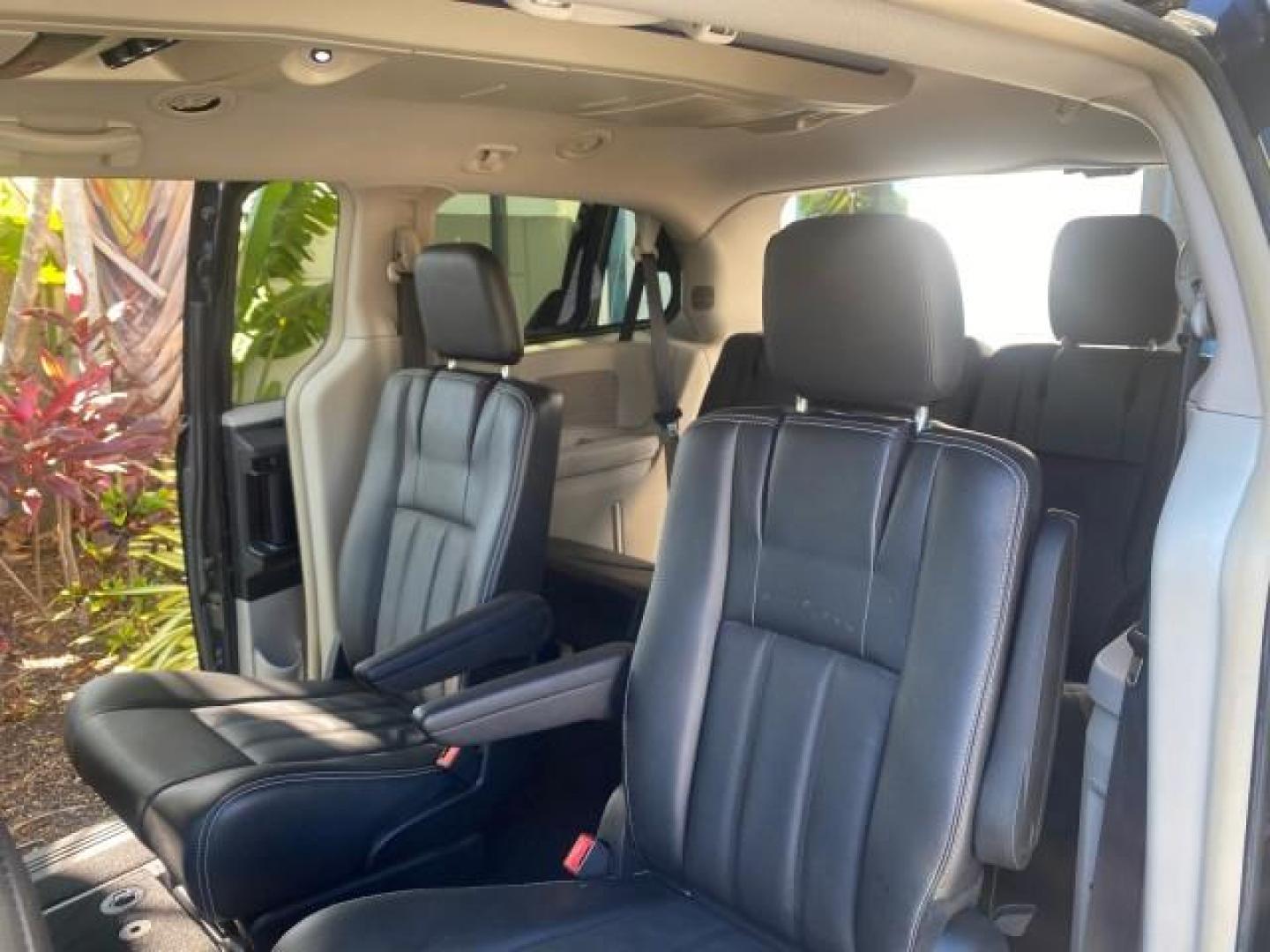2014 True Blue Pearlcoat /Black/Light Graystone Chrysler Town and Country Touring LOW MILES 64,377 1 OWNER FL (2C4RC1BG3ER) with an 3.6L V6 Cylinder Engine engine, Automatic transmission, located at 4701 North Dixie Hwy, Pompano Beach, FL, 33064, (954) 422-2889, 26.240938, -80.123474 - OUR WEBPAGE FLORIDACARS1.COM HAS OVER 100 PHOTOS AND FREE CARFAX LINK 2014 CHRYSLER TOWN AND COUNTRY TOURING VIN: 2C4RC1BG3ER148946 2 C 4 R C 1 B G 3 E R 1 4 8 9 4 6 VAN 3.6L V6 F DOHC 24V GASOLINE 25 MPG FRONT WHEEL DRIVE Features ABS Brakes Air Conditioning Alloy Wheels AM/FM Stereo Automatic Tran - Photo#14