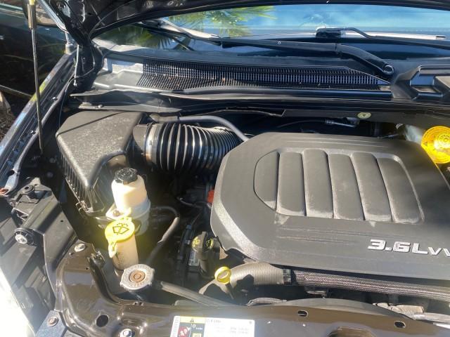 2014 True Blue Pearlcoat /Black/Light Graystone Chrysler Town and Country Touring LOW MILES 64,377 1 OWNER FL (2C4RC1BG3ER) with an 3.6L V6 Cylinder Engine engine, Automatic transmission, located at 4701 North Dixie Hwy, Pompano Beach, FL, 33064, (954) 422-2889, 26.240938, -80.123474 - OUR WEBPAGE FLORIDACARS1.COM HAS OVER 100 PHOTOS AND FREE CARFAX LINK 2014 CHRYSLER TOWN AND COUNTRY TOURING VIN: 2C4RC1BG3ER148946 2 C 4 R C 1 B G 3 E R 1 4 8 9 4 6 VAN 3.6L V6 F DOHC 24V GASOLINE 25 MPG FRONT WHEEL DRIVE Features ABS Brakes Air Conditioning Alloy Wheels AM/FM Stereo Automatic Tran - Photo#24