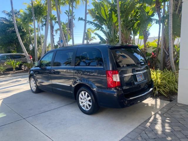 2014 True Blue Pearlcoat /Black/Light Graystone Chrysler Town and Country Touring LOW MILES 64,377 1 OWNER FL (2C4RC1BG3ER) with an 3.6L V6 Cylinder Engine engine, Automatic transmission, located at 4701 North Dixie Hwy, Pompano Beach, FL, 33064, (954) 422-2889, 26.240938, -80.123474 - OUR WEBPAGE FLORIDACARS1.COM HAS OVER 100 PHOTOS AND FREE CARFAX LINK 2014 CHRYSLER TOWN AND COUNTRY TOURING VIN: 2C4RC1BG3ER148946 2 C 4 R C 1 B G 3 E R 1 4 8 9 4 6 VAN 3.6L V6 F DOHC 24V GASOLINE 25 MPG FRONT WHEEL DRIVE Features ABS Brakes Air Conditioning Alloy Wheels AM/FM Stereo Automatic Tran - Photo#32