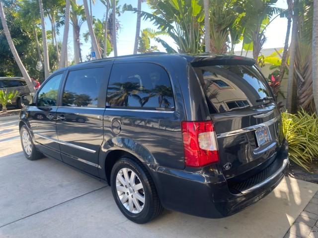 2014 True Blue Pearlcoat /Black/Light Graystone Chrysler Town and Country Touring LOW MILES 64,377 1 OWNER FL (2C4RC1BG3ER) with an 3.6L V6 Cylinder Engine engine, Automatic transmission, located at 4701 North Dixie Hwy, Pompano Beach, FL, 33064, (954) 422-2889, 26.240938, -80.123474 - OUR WEBPAGE FLORIDACARS1.COM HAS OVER 100 PHOTOS AND FREE CARFAX LINK 2014 CHRYSLER TOWN AND COUNTRY TOURING VIN: 2C4RC1BG3ER148946 2 C 4 R C 1 B G 3 E R 1 4 8 9 4 6 VAN 3.6L V6 F DOHC 24V GASOLINE 25 MPG FRONT WHEEL DRIVE Features ABS Brakes Air Conditioning Alloy Wheels AM/FM Stereo Automatic Tran - Photo#33