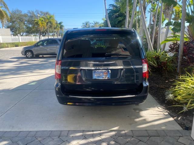 2014 True Blue Pearlcoat /Black/Light Graystone Chrysler Town and Country Touring LOW MILES 64,377 1 OWNER FL (2C4RC1BG3ER) with an 3.6L V6 Cylinder Engine engine, Automatic transmission, located at 4701 North Dixie Hwy, Pompano Beach, FL, 33064, (954) 422-2889, 26.240938, -80.123474 - OUR WEBPAGE FLORIDACARS1.COM HAS OVER 100 PHOTOS AND FREE CARFAX LINK 2014 CHRYSLER TOWN AND COUNTRY TOURING VIN: 2C4RC1BG3ER148946 2 C 4 R C 1 B G 3 E R 1 4 8 9 4 6 VAN 3.6L V6 F DOHC 24V GASOLINE 25 MPG FRONT WHEEL DRIVE Features ABS Brakes Air Conditioning Alloy Wheels AM/FM Stereo Automatic Tran - Photo#34