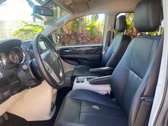 2014 True Blue Pearlcoat /Black/Light Graystone Chrysler Town and Country Touring LOW MILES 64,377 1 OWNER FL (2C4RC1BG3ER) with an 3.6L V6 Cylinder Engine engine, Automatic transmission, located at 4701 North Dixie Hwy, Pompano Beach, FL, 33064, (954) 422-2889, 26.240938, -80.123474 - OUR WEBPAGE FLORIDACARS1.COM HAS OVER 100 PHOTOS AND FREE CARFAX LINK 2014 CHRYSLER TOWN AND COUNTRY TOURING VIN: 2C4RC1BG3ER148946 2 C 4 R C 1 B G 3 E R 1 4 8 9 4 6 VAN 3.6L V6 F DOHC 24V GASOLINE 25 MPG FRONT WHEEL DRIVE Features ABS Brakes Air Conditioning Alloy Wheels AM/FM Stereo Automatic Tran - Photo#43