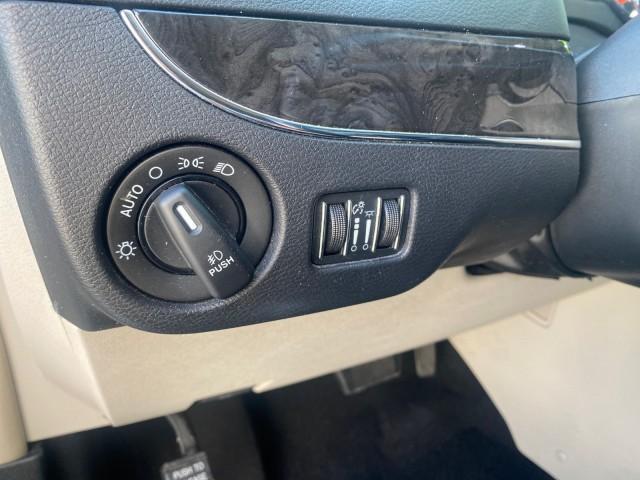 2014 True Blue Pearlcoat /Black/Light Graystone Chrysler Town and Country Touring LOW MILES 64,377 1 OWNER FL (2C4RC1BG3ER) with an 3.6L V6 Cylinder Engine engine, Automatic transmission, located at 4701 North Dixie Hwy, Pompano Beach, FL, 33064, (954) 422-2889, 26.240938, -80.123474 - OUR WEBPAGE FLORIDACARS1.COM HAS OVER 100 PHOTOS AND FREE CARFAX LINK 2014 CHRYSLER TOWN AND COUNTRY TOURING VIN: 2C4RC1BG3ER148946 2 C 4 R C 1 B G 3 E R 1 4 8 9 4 6 VAN 3.6L V6 F DOHC 24V GASOLINE 25 MPG FRONT WHEEL DRIVE Features ABS Brakes Air Conditioning Alloy Wheels AM/FM Stereo Automatic Tran - Photo#51