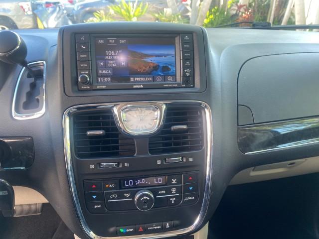 2014 True Blue Pearlcoat /Black/Light Graystone Chrysler Town and Country Touring LOW MILES 64,377 1 OWNER FL (2C4RC1BG3ER) with an 3.6L V6 Cylinder Engine engine, Automatic transmission, located at 4701 North Dixie Hwy, Pompano Beach, FL, 33064, (954) 422-2889, 26.240938, -80.123474 - OUR WEBPAGE FLORIDACARS1.COM HAS OVER 100 PHOTOS AND FREE CARFAX LINK 2014 CHRYSLER TOWN AND COUNTRY TOURING VIN: 2C4RC1BG3ER148946 2 C 4 R C 1 B G 3 E R 1 4 8 9 4 6 VAN 3.6L V6 F DOHC 24V GASOLINE 25 MPG FRONT WHEEL DRIVE Features ABS Brakes Air Conditioning Alloy Wheels AM/FM Stereo Automatic Tran - Photo#54