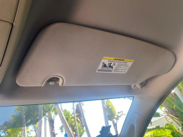 2014 True Blue Pearlcoat /Black/Light Graystone Chrysler Town and Country Touring LOW MILES 64,377 1 OWNER FL (2C4RC1BG3ER) with an 3.6L V6 Cylinder Engine engine, Automatic transmission, located at 4701 North Dixie Hwy, Pompano Beach, FL, 33064, (954) 422-2889, 26.240938, -80.123474 - OUR WEBPAGE FLORIDACARS1.COM HAS OVER 100 PHOTOS AND FREE CARFAX LINK 2014 CHRYSLER TOWN AND COUNTRY TOURING VIN: 2C4RC1BG3ER148946 2 C 4 R C 1 B G 3 E R 1 4 8 9 4 6 VAN 3.6L V6 F DOHC 24V GASOLINE 25 MPG FRONT WHEEL DRIVE Features ABS Brakes Air Conditioning Alloy Wheels AM/FM Stereo Automatic Tran - Photo#65