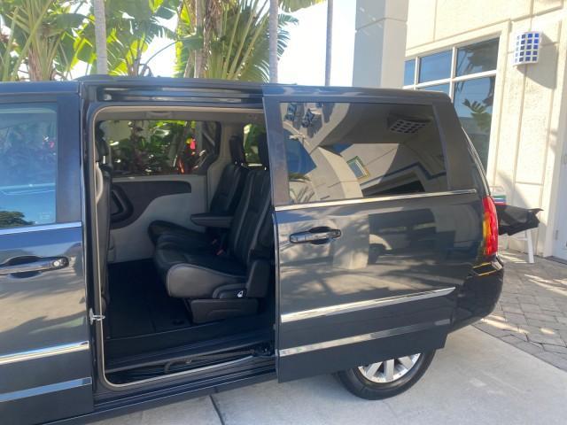 2014 True Blue Pearlcoat /Black/Light Graystone Chrysler Town and Country Touring LOW MILES 64,377 1 OWNER FL (2C4RC1BG3ER) with an 3.6L V6 Cylinder Engine engine, Automatic transmission, located at 4701 North Dixie Hwy, Pompano Beach, FL, 33064, (954) 422-2889, 26.240938, -80.123474 - OUR WEBPAGE FLORIDACARS1.COM HAS OVER 100 PHOTOS AND FREE CARFAX LINK 2014 CHRYSLER TOWN AND COUNTRY TOURING VIN: 2C4RC1BG3ER148946 2 C 4 R C 1 B G 3 E R 1 4 8 9 4 6 VAN 3.6L V6 F DOHC 24V GASOLINE 25 MPG FRONT WHEEL DRIVE Features ABS Brakes Air Conditioning Alloy Wheels AM/FM Stereo Automatic Tran - Photo#71