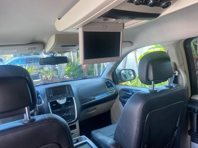 2014 True Blue Pearlcoat /Black/Light Graystone Chrysler Town and Country Touring LOW MILES 64,377 1 OWNER FL (2C4RC1BG3ER) with an 3.6L V6 Cylinder Engine engine, Automatic transmission, located at 4701 North Dixie Hwy, Pompano Beach, FL, 33064, (954) 422-2889, 26.240938, -80.123474 - OUR WEBPAGE FLORIDACARS1.COM HAS OVER 100 PHOTOS AND FREE CARFAX LINK 2014 CHRYSLER TOWN AND COUNTRY TOURING VIN: 2C4RC1BG3ER148946 2 C 4 R C 1 B G 3 E R 1 4 8 9 4 6 VAN 3.6L V6 F DOHC 24V GASOLINE 25 MPG FRONT WHEEL DRIVE Features ABS Brakes Air Conditioning Alloy Wheels AM/FM Stereo Automatic Tran - Photo#82