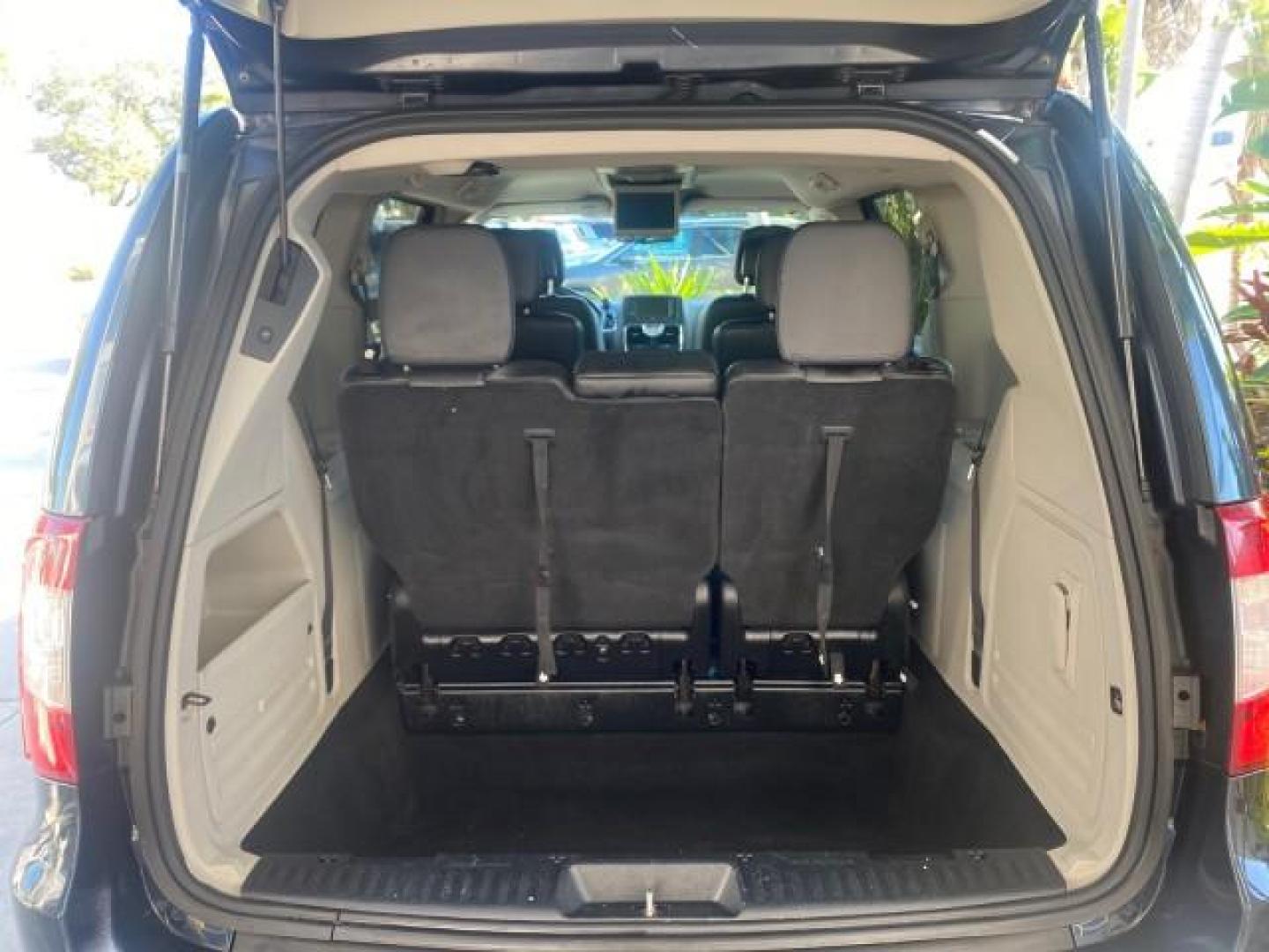 2014 True Blue Pearlcoat /Black/Light Graystone Chrysler Town and Country Touring LOW MILES 64,377 1 OWNER FL (2C4RC1BG3ER) with an 3.6L V6 Cylinder Engine engine, Automatic transmission, located at 4701 North Dixie Hwy, Pompano Beach, FL, 33064, (954) 422-2889, 26.240938, -80.123474 - OUR WEBPAGE FLORIDACARS1.COM HAS OVER 100 PHOTOS AND FREE CARFAX LINK 2014 CHRYSLER TOWN AND COUNTRY TOURING VIN: 2C4RC1BG3ER148946 2 C 4 R C 1 B G 3 E R 1 4 8 9 4 6 VAN 3.6L V6 F DOHC 24V GASOLINE 25 MPG FRONT WHEEL DRIVE Features ABS Brakes Air Conditioning Alloy Wheels AM/FM Stereo Automatic Tran - Photo#92