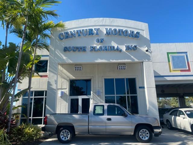2005 Sandstone Metallic /Medium Gray Chevrolet Silverado 1500 1 OWNER FLORIDA LOW MILES (1GCEC19X85Z) with an 4.3L Vortec 4300 V6 MFI Engine engine, Automatic transmission, located at 4701 North Dixie Hwy, Pompano Beach, FL, 33064, (954) 422-2889, 26.240938, -80.123474 - OUR WEBPAGE FLORIDACARS1.COM HAS OVER 100 PHOTOS AND FREE CARFAX LINK 2005 CHEVROLET SILVERADO 1500 WORK TRUCK 1 OWNER VIN: 1GCEC19X85Z262080 1 G C E C 1 9 X 8 5 Z 2 6 2 0 8 0 4 DOOR EXTENDED CAB PICKUP 4.3L V6 F GASOLINE 21 MPG REAR WHEEL DRIVE Features ABS Brakes Air Conditioning AM/FM Stereo Auto - Photo#0