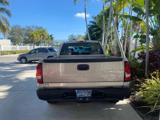 2005 Sandstone Metallic /Medium Gray Chevrolet Silverado 1500 1 OWNER FLORIDA LOW MILES (1GCEC19X85Z) with an 4.3L Vortec 4300 V6 MFI Engine engine, Automatic transmission, located at 4701 North Dixie Hwy, Pompano Beach, FL, 33064, (954) 422-2889, 26.240938, -80.123474 - OUR WEBPAGE FLORIDACARS1.COM HAS OVER 100 PHOTOS AND FREE CARFAX LINK 2005 CHEVROLET SILVERADO 1500 WORK TRUCK 1 OWNER VIN: 1GCEC19X85Z262080 1 G C E C 1 9 X 8 5 Z 2 6 2 0 8 0 4 DOOR EXTENDED CAB PICKUP 4.3L V6 F GASOLINE 21 MPG REAR WHEEL DRIVE Features ABS Brakes Air Conditioning AM/FM Stereo Auto - Photo#6