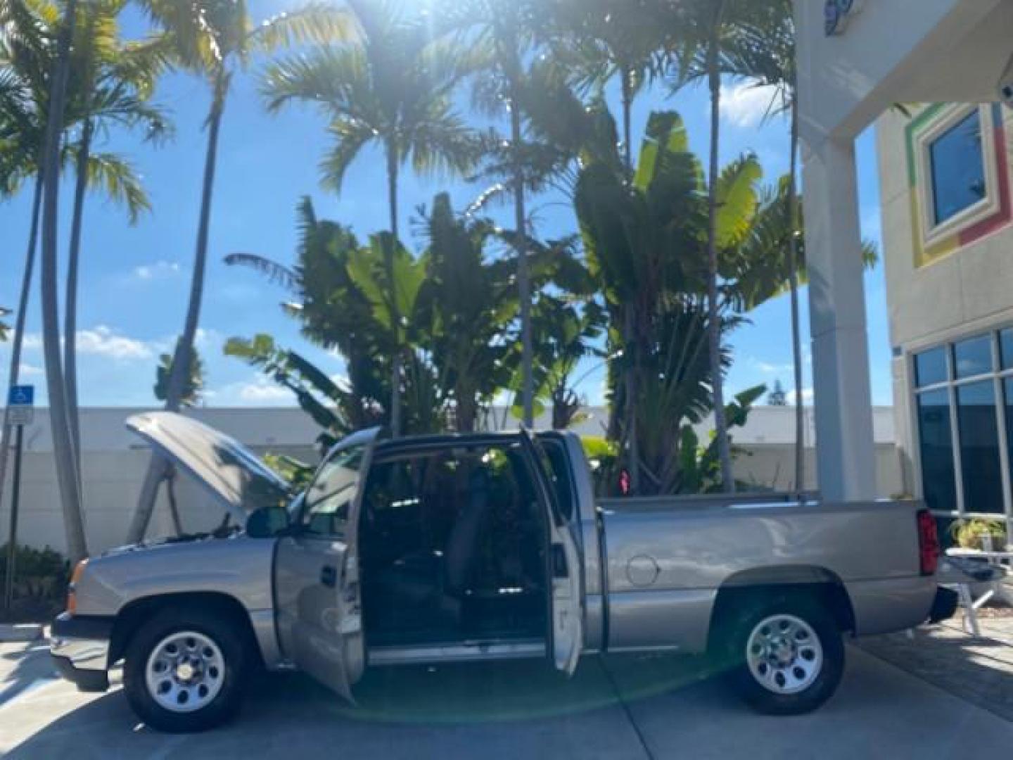 2005 Sandstone Metallic /Medium Gray Chevrolet Silverado 1500 1 OWNER FLORIDA LOW MILES (1GCEC19X85Z) with an 4.3L Vortec 4300 V6 MFI Engine engine, Automatic transmission, located at 4701 North Dixie Hwy, Pompano Beach, FL, 33064, (954) 422-2889, 26.240938, -80.123474 - OUR WEBPAGE FLORIDACARS1.COM HAS OVER 100 PHOTOS AND FREE CARFAX LINK 2005 CHEVROLET SILVERADO 1500 WORK TRUCK 1 OWNER VIN: 1GCEC19X85Z262080 1 G C E C 1 9 X 8 5 Z 2 6 2 0 8 0 4 DOOR EXTENDED CAB PICKUP 4.3L V6 F GASOLINE 21 MPG REAR WHEEL DRIVE Features ABS Brakes Air Conditioning AM/FM Stereo Auto - Photo#8