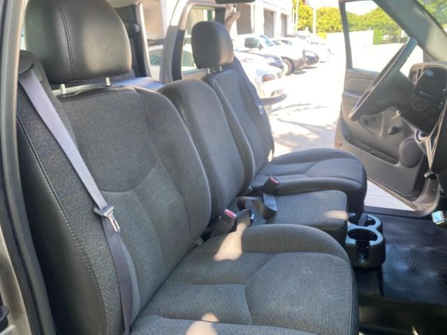 2005 Sandstone Metallic /Medium Gray Chevrolet Silverado 1500 1 OWNER FLORIDA LOW MILES (1GCEC19X85Z) with an 4.3L Vortec 4300 V6 MFI Engine engine, Automatic transmission, located at 4701 North Dixie Hwy, Pompano Beach, FL, 33064, (954) 422-2889, 26.240938, -80.123474 - OUR WEBPAGE FLORIDACARS1.COM HAS OVER 100 PHOTOS AND FREE CARFAX LINK 2005 CHEVROLET SILVERADO 1500 WORK TRUCK 1 OWNER VIN: 1GCEC19X85Z262080 1 G C E C 1 9 X 8 5 Z 2 6 2 0 8 0 4 DOOR EXTENDED CAB PICKUP 4.3L V6 F GASOLINE 21 MPG REAR WHEEL DRIVE Features ABS Brakes Air Conditioning AM/FM Stereo Auto - Photo#12