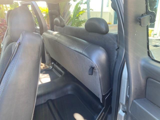 2005 Sandstone Metallic /Medium Gray Chevrolet Silverado 1500 1 OWNER FLORIDA LOW MILES (1GCEC19X85Z) with an 4.3L Vortec 4300 V6 MFI Engine engine, Automatic transmission, located at 4701 North Dixie Hwy, Pompano Beach, FL, 33064, (954) 422-2889, 26.240938, -80.123474 - OUR WEBPAGE FLORIDACARS1.COM HAS OVER 100 PHOTOS AND FREE CARFAX LINK 2005 CHEVROLET SILVERADO 1500 WORK TRUCK 1 OWNER VIN: 1GCEC19X85Z262080 1 G C E C 1 9 X 8 5 Z 2 6 2 0 8 0 4 DOOR EXTENDED CAB PICKUP 4.3L V6 F GASOLINE 21 MPG REAR WHEEL DRIVE Features ABS Brakes Air Conditioning AM/FM Stereo Auto - Photo#14