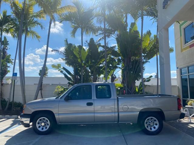 2005 Sandstone Metallic /Medium Gray Chevrolet Silverado 1500 1 OWNER FLORIDA LOW MILES (1GCEC19X85Z) with an 4.3L Vortec 4300 V6 MFI Engine engine, Automatic transmission, located at 4701 North Dixie Hwy, Pompano Beach, FL, 33064, (954) 422-2889, 26.240938, -80.123474 - OUR WEBPAGE FLORIDACARS1.COM HAS OVER 100 PHOTOS AND FREE CARFAX LINK 2005 CHEVROLET SILVERADO 1500 WORK TRUCK 1 OWNER VIN: 1GCEC19X85Z262080 1 G C E C 1 9 X 8 5 Z 2 6 2 0 8 0 4 DOOR EXTENDED CAB PICKUP 4.3L V6 F GASOLINE 21 MPG REAR WHEEL DRIVE Features ABS Brakes Air Conditioning AM/FM Stereo Auto - Photo#30