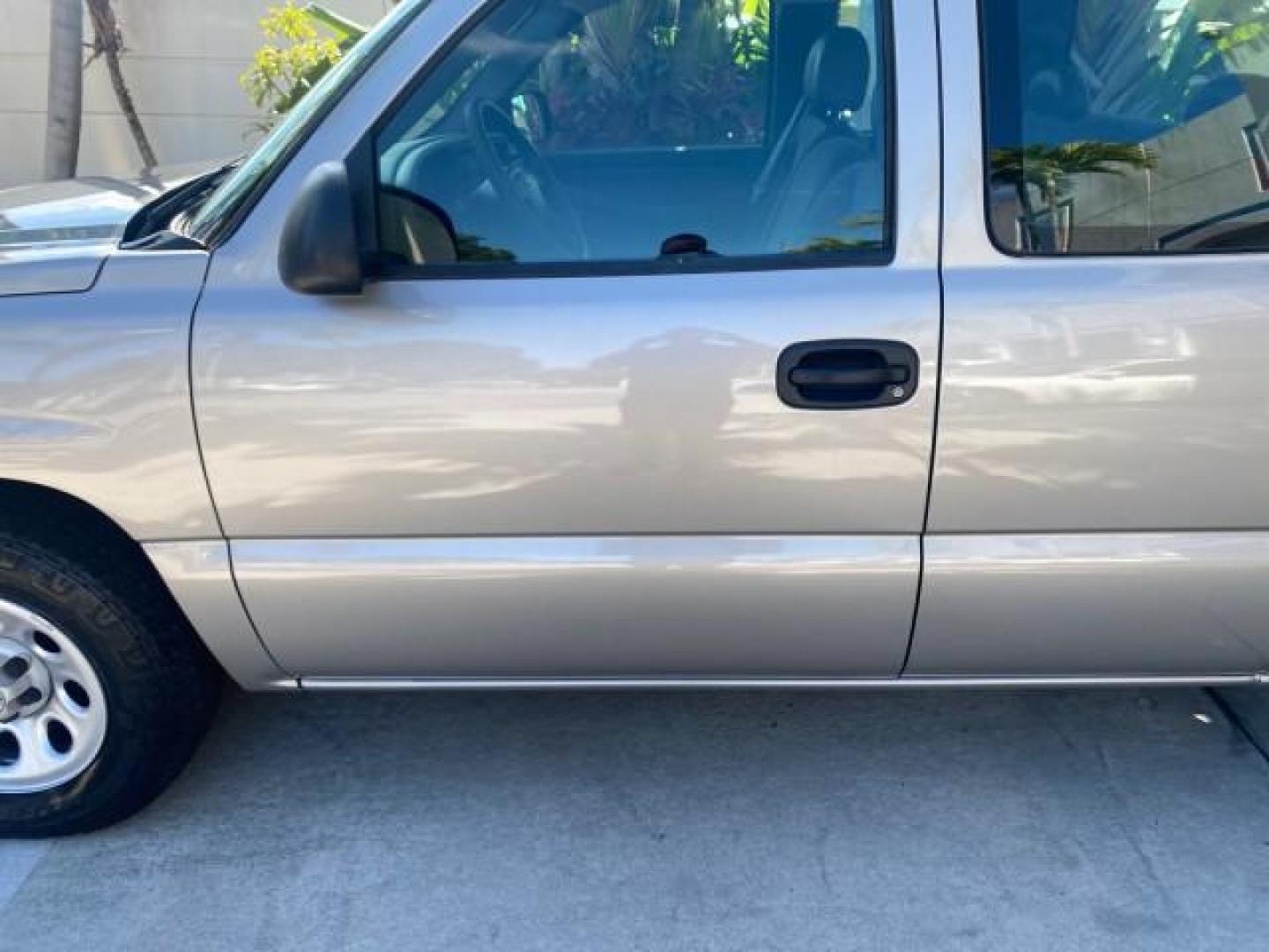 2005 Sandstone Metallic /Medium Gray Chevrolet Silverado 1500 1 OWNER FLORIDA LOW MILES (1GCEC19X85Z) with an 4.3L Vortec 4300 V6 MFI Engine engine, Automatic transmission, located at 4701 North Dixie Hwy, Pompano Beach, FL, 33064, (954) 422-2889, 26.240938, -80.123474 - OUR WEBPAGE FLORIDACARS1.COM HAS OVER 100 PHOTOS AND FREE CARFAX LINK 2005 CHEVROLET SILVERADO 1500 WORK TRUCK 1 OWNER VIN: 1GCEC19X85Z262080 1 G C E C 1 9 X 8 5 Z 2 6 2 0 8 0 4 DOOR EXTENDED CAB PICKUP 4.3L V6 F GASOLINE 21 MPG REAR WHEEL DRIVE Features ABS Brakes Air Conditioning AM/FM Stereo Auto - Photo#36