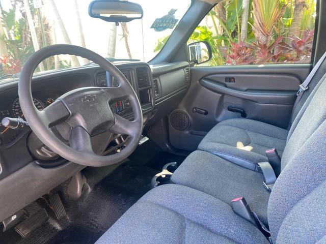 2005 Sandstone Metallic /Medium Gray Chevrolet Silverado 1500 1 OWNER FLORIDA LOW MILES (1GCEC19X85Z) with an 4.3L Vortec 4300 V6 MFI Engine engine, Automatic transmission, located at 4701 North Dixie Hwy, Pompano Beach, FL, 33064, (954) 422-2889, 26.240938, -80.123474 - OUR WEBPAGE FLORIDACARS1.COM HAS OVER 100 PHOTOS AND FREE CARFAX LINK 2005 CHEVROLET SILVERADO 1500 WORK TRUCK 1 OWNER VIN: 1GCEC19X85Z262080 1 G C E C 1 9 X 8 5 Z 2 6 2 0 8 0 4 DOOR EXTENDED CAB PICKUP 4.3L V6 F GASOLINE 21 MPG REAR WHEEL DRIVE Features ABS Brakes Air Conditioning AM/FM Stereo Auto - Photo#43