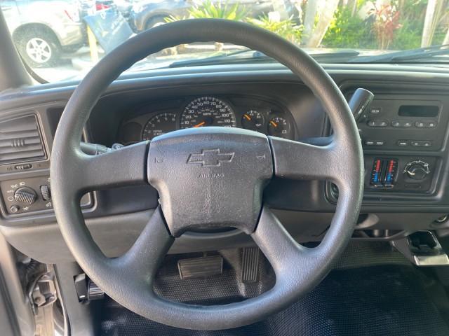 2005 Sandstone Metallic /Medium Gray Chevrolet Silverado 1500 1 OWNER FLORIDA LOW MILES (1GCEC19X85Z) with an 4.3L Vortec 4300 V6 MFI Engine engine, Automatic transmission, located at 4701 North Dixie Hwy, Pompano Beach, FL, 33064, (954) 422-2889, 26.240938, -80.123474 - OUR WEBPAGE FLORIDACARS1.COM HAS OVER 100 PHOTOS AND FREE CARFAX LINK 2005 CHEVROLET SILVERADO 1500 WORK TRUCK 1 OWNER VIN: 1GCEC19X85Z262080 1 G C E C 1 9 X 8 5 Z 2 6 2 0 8 0 4 DOOR EXTENDED CAB PICKUP 4.3L V6 F GASOLINE 21 MPG REAR WHEEL DRIVE Features ABS Brakes Air Conditioning AM/FM Stereo Auto - Photo#45