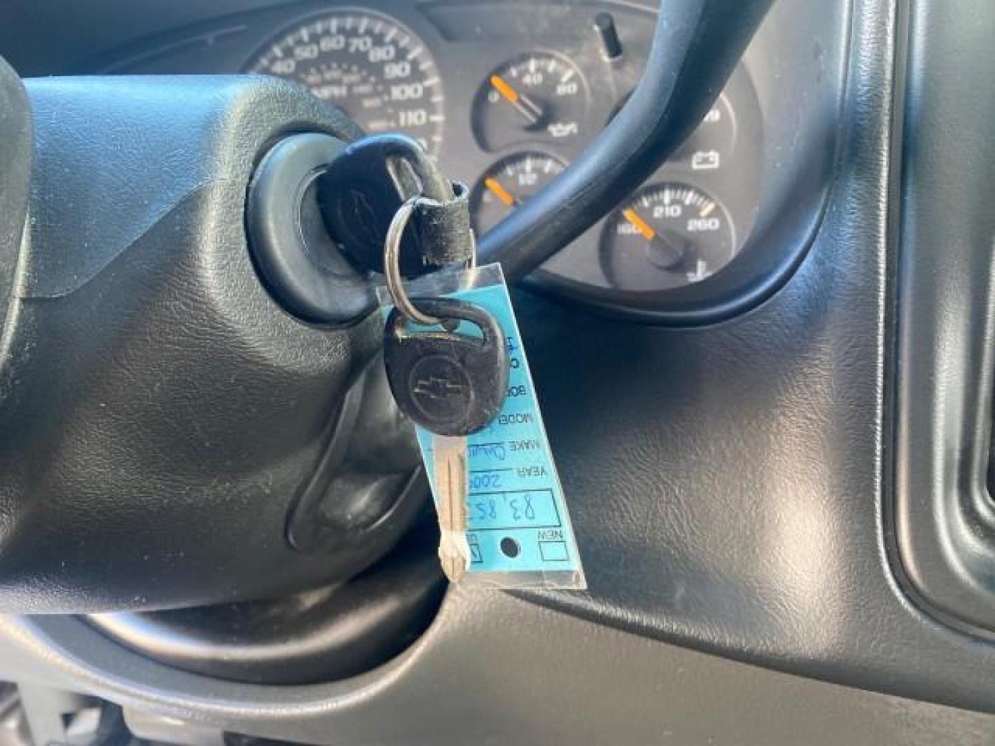 2005 Sandstone Metallic /Medium Gray Chevrolet Silverado 1500 1 OWNER FLORIDA LOW MILES (1GCEC19X85Z) with an 4.3L Vortec 4300 V6 MFI Engine engine, Automatic transmission, located at 4701 North Dixie Hwy, Pompano Beach, FL, 33064, (954) 422-2889, 26.240938, -80.123474 - OUR WEBPAGE FLORIDACARS1.COM HAS OVER 100 PHOTOS AND FREE CARFAX LINK 2005 CHEVROLET SILVERADO 1500 WORK TRUCK 1 OWNER VIN: 1GCEC19X85Z262080 1 G C E C 1 9 X 8 5 Z 2 6 2 0 8 0 4 DOOR EXTENDED CAB PICKUP 4.3L V6 F GASOLINE 21 MPG REAR WHEEL DRIVE Features ABS Brakes Air Conditioning AM/FM Stereo Auto - Photo#50