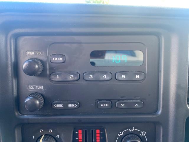 2005 Sandstone Metallic /Medium Gray Chevrolet Silverado 1500 1 OWNER FLORIDA LOW MILES (1GCEC19X85Z) with an 4.3L Vortec 4300 V6 MFI Engine engine, Automatic transmission, located at 4701 North Dixie Hwy, Pompano Beach, FL, 33064, (954) 422-2889, 26.240938, -80.123474 - OUR WEBPAGE FLORIDACARS1.COM HAS OVER 100 PHOTOS AND FREE CARFAX LINK 2005 CHEVROLET SILVERADO 1500 WORK TRUCK 1 OWNER VIN: 1GCEC19X85Z262080 1 G C E C 1 9 X 8 5 Z 2 6 2 0 8 0 4 DOOR EXTENDED CAB PICKUP 4.3L V6 F GASOLINE 21 MPG REAR WHEEL DRIVE Features ABS Brakes Air Conditioning AM/FM Stereo Auto - Photo#52