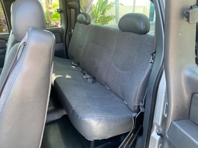 2005 Sandstone Metallic /Medium Gray Chevrolet Silverado 1500 1 OWNER FLORIDA LOW MILES (1GCEC19X85Z) with an 4.3L Vortec 4300 V6 MFI Engine engine, Automatic transmission, located at 4701 North Dixie Hwy, Pompano Beach, FL, 33064, (954) 422-2889, 26.240938, -80.123474 - OUR WEBPAGE FLORIDACARS1.COM HAS OVER 100 PHOTOS AND FREE CARFAX LINK 2005 CHEVROLET SILVERADO 1500 WORK TRUCK 1 OWNER VIN: 1GCEC19X85Z262080 1 G C E C 1 9 X 8 5 Z 2 6 2 0 8 0 4 DOOR EXTENDED CAB PICKUP 4.3L V6 F GASOLINE 21 MPG REAR WHEEL DRIVE Features ABS Brakes Air Conditioning AM/FM Stereo Auto - Photo#63